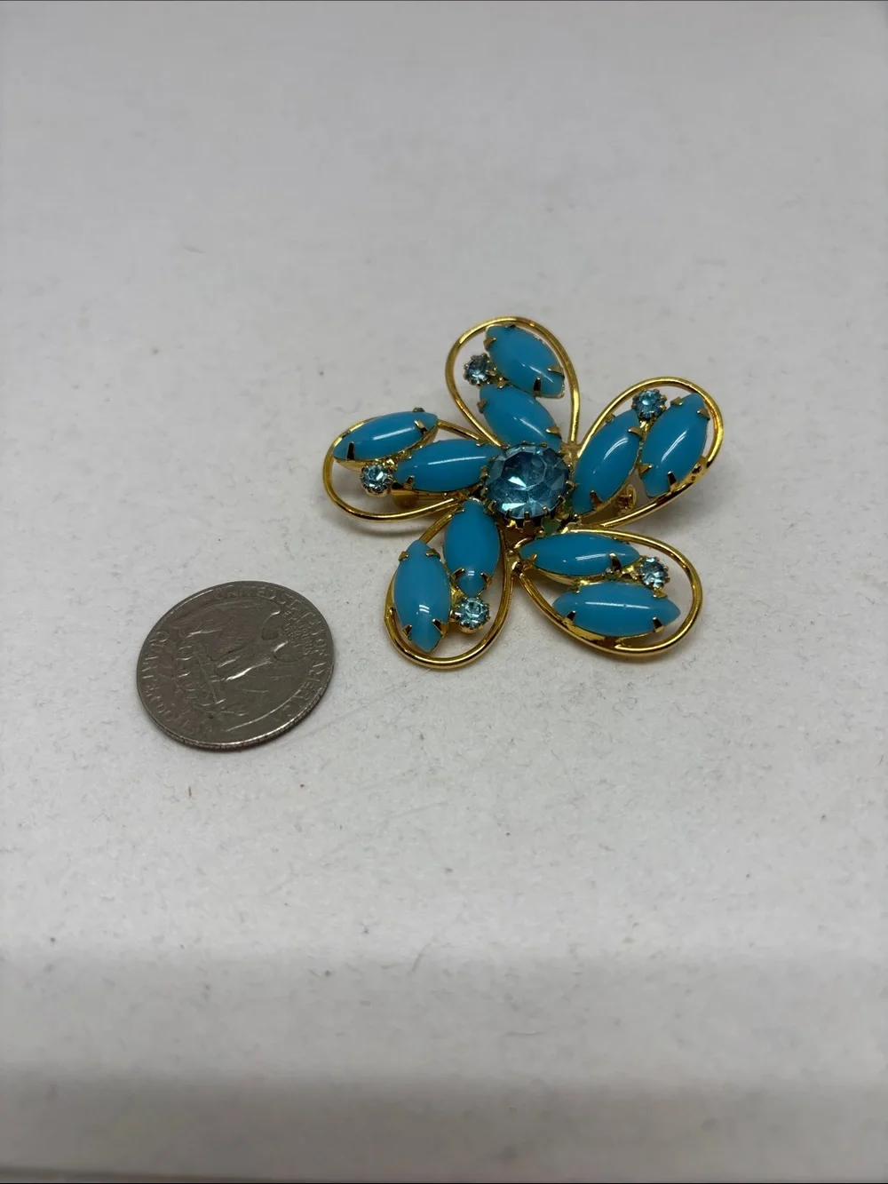 Beautiful Gold Plated Turquoise Rhinestone Flower Brooch